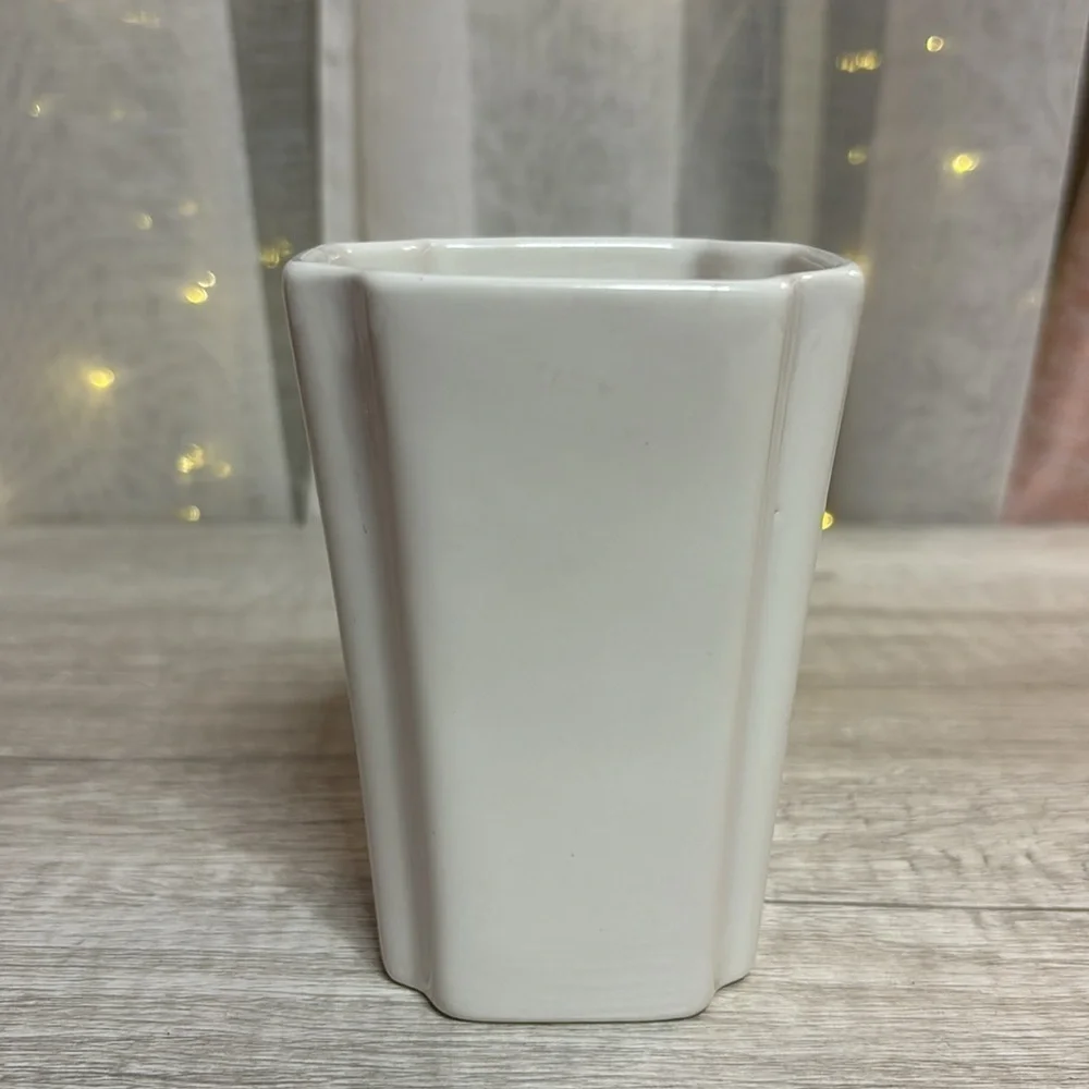 Nautica Toothbrush Holder